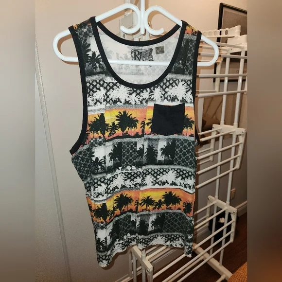 Summer Style Tank - Picture 2 of 6